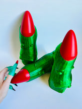 The Witch Finger Lamp (Green)